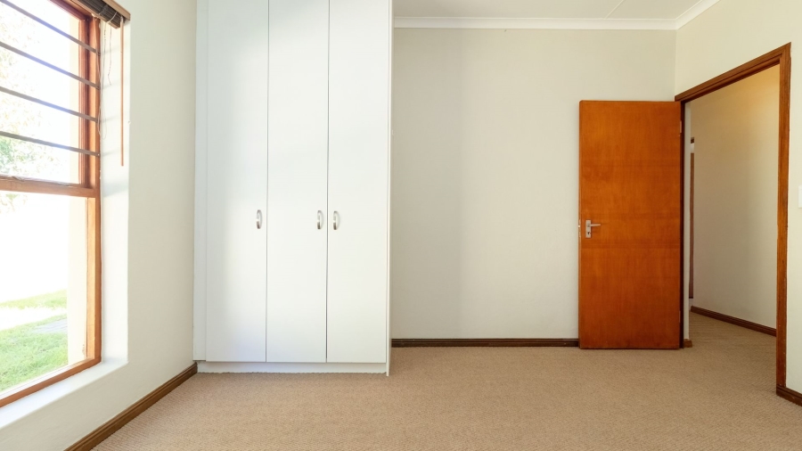 3 Bedroom Property for Sale in Sandbaai Western Cape